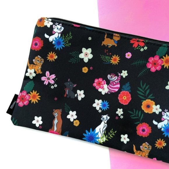 Loungefly Handbags - Loungefly Disney Cats Makeup Cosmetic Aristocats